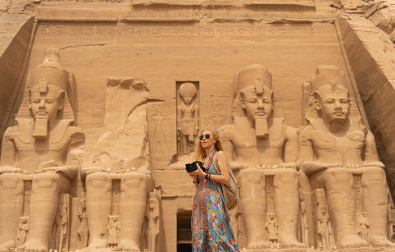 Icons of Egypt for Canadians: Pyramids, Nile and Ancient Temples Icons of Egypt for Canadians: Pyramids, Nile and Ancient Temples